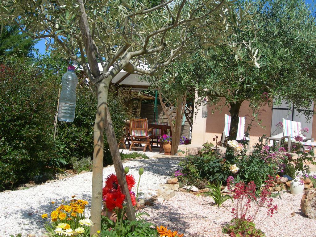 Régusse B&B Villa Les Tamaris מראה חיצוני תמונה